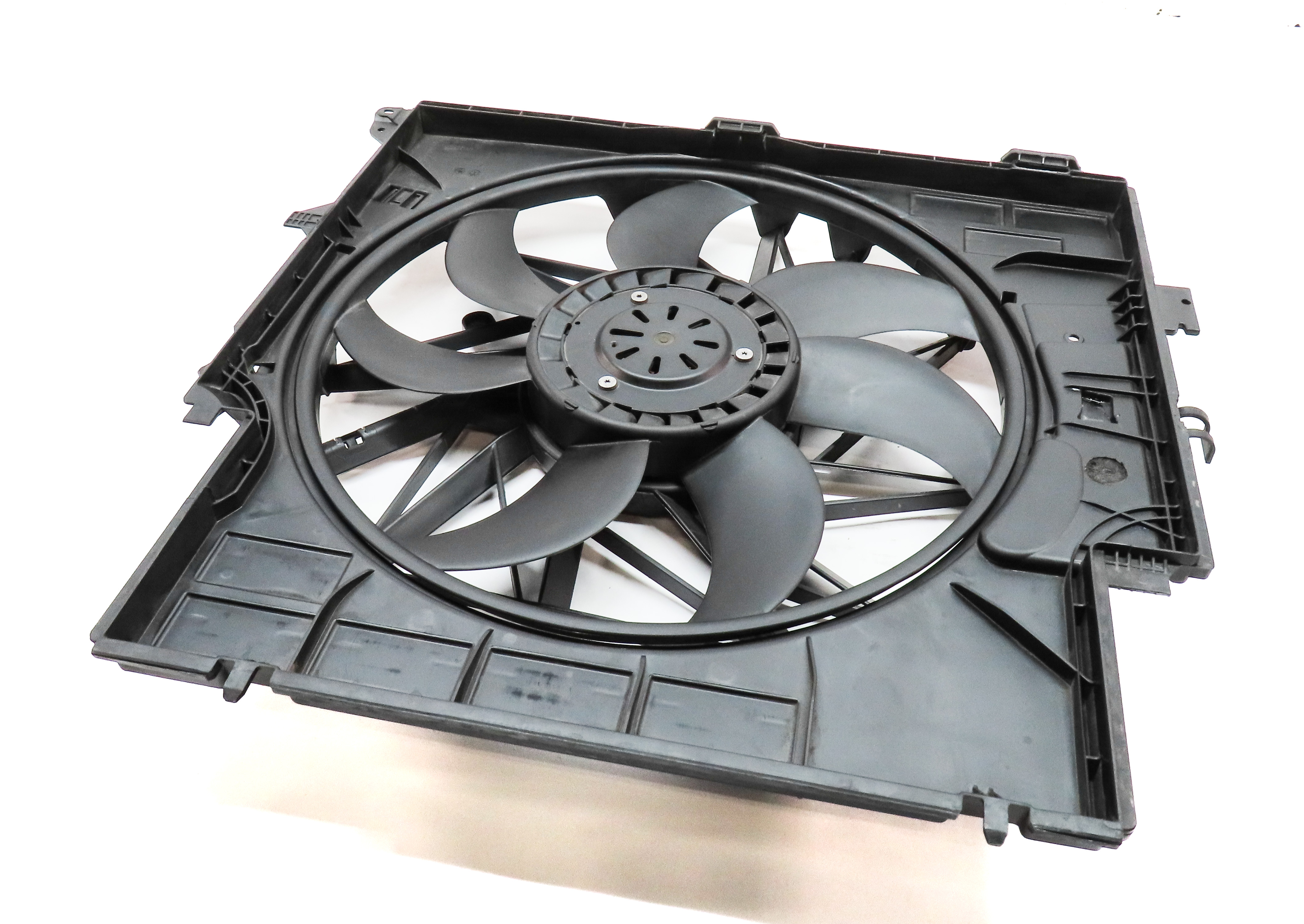 11-18 BMW X3 X4 (F25 F26) 3.0L N55 TURBO ENGINE 600 WATT RADIATOR COOLING FAN — exact item pictured